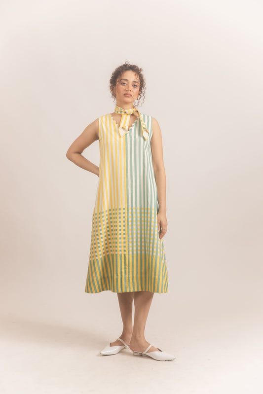 Checkered scallop dress