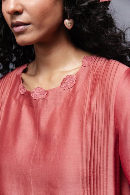 Vine dress in peach