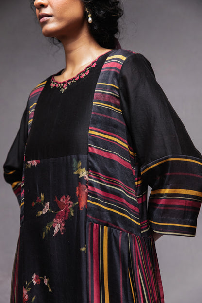 Sia dress in black