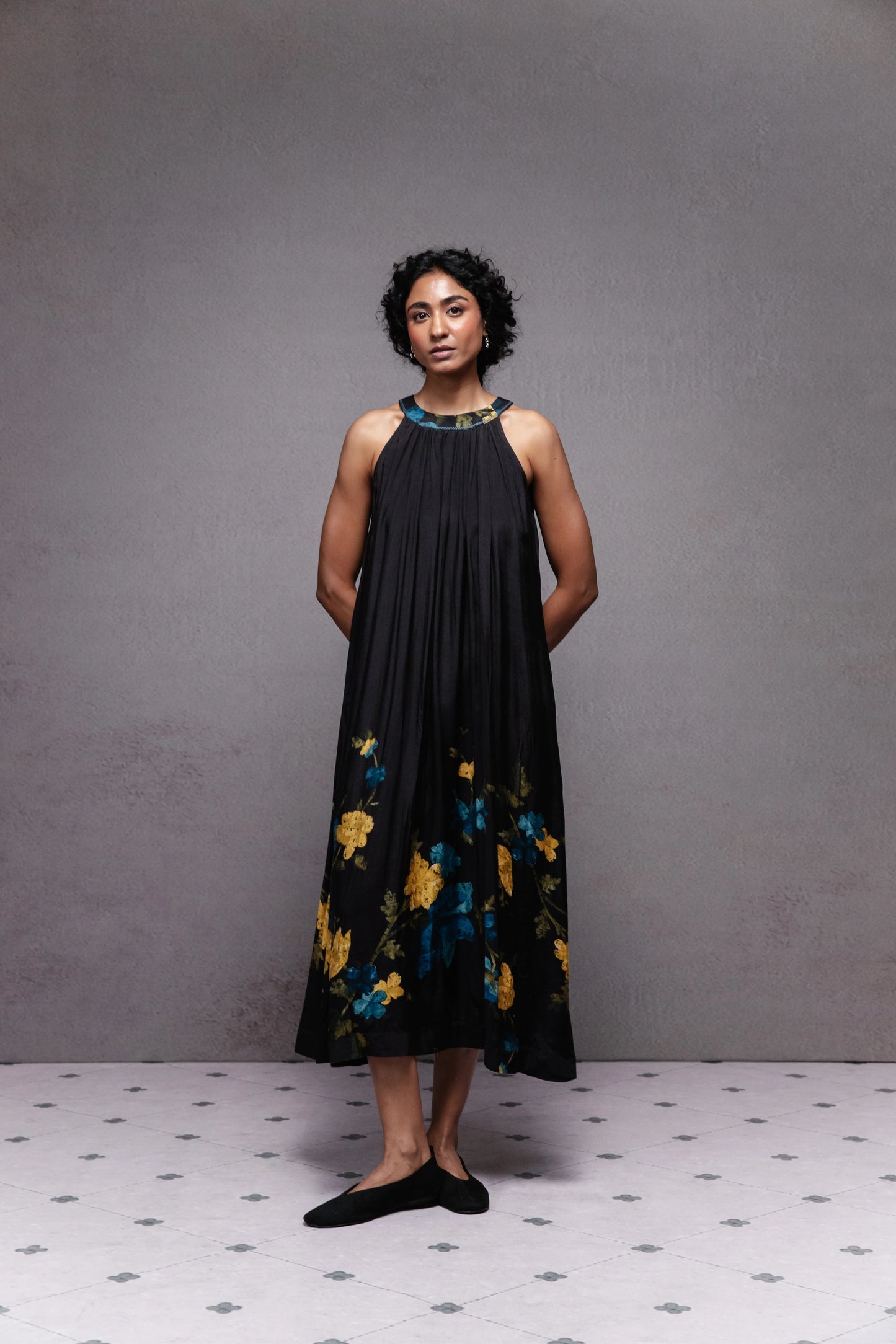 Malaiya dress in black