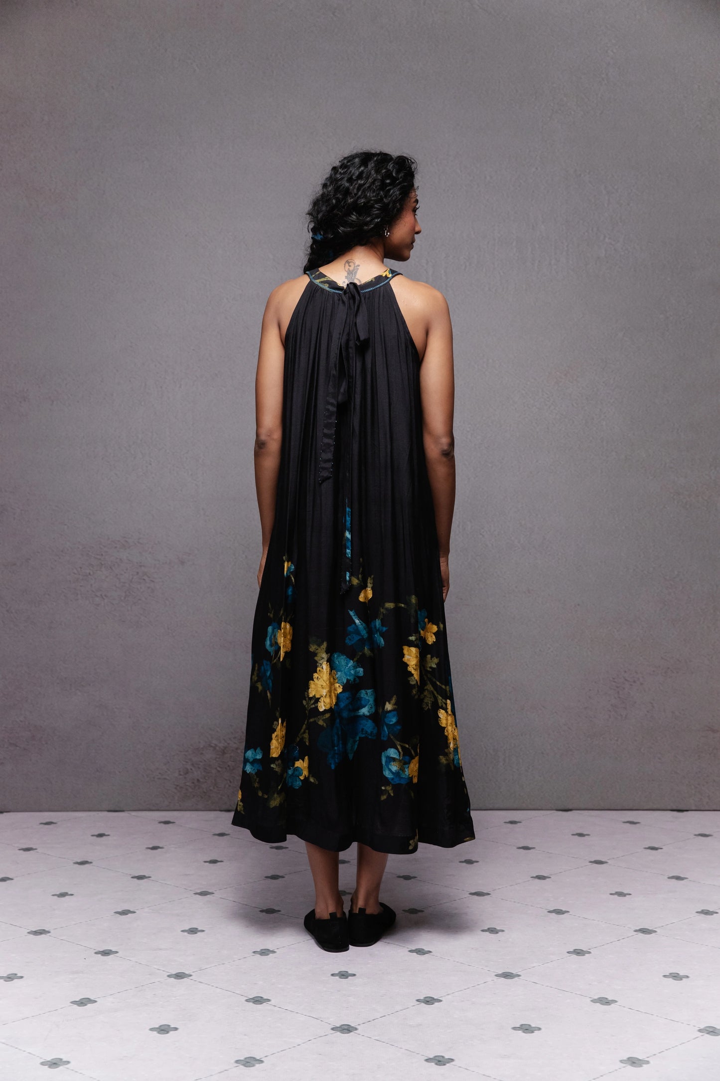 Malaiya dress in black
