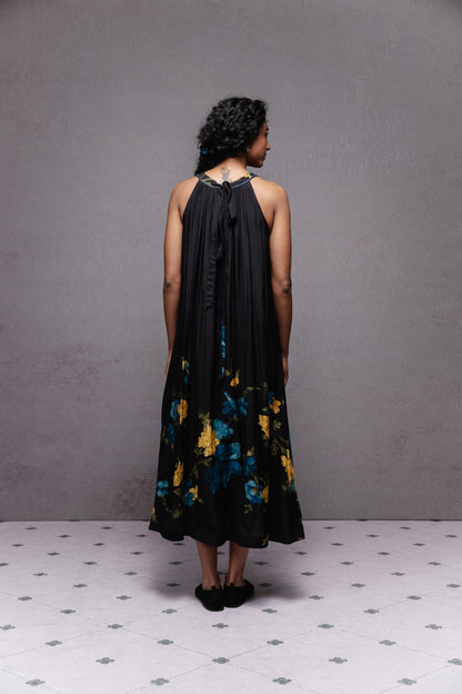 Malaiya dress in black