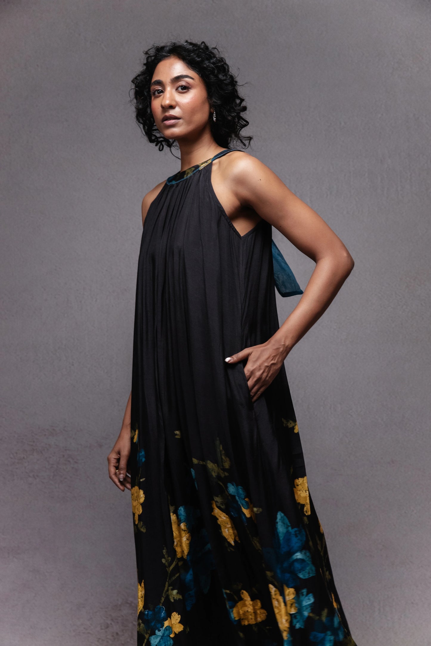 Malaiya dress in black