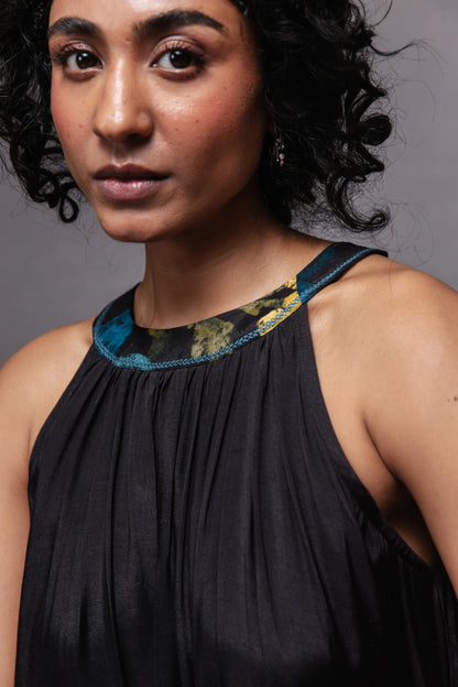Malaiya dress in black
