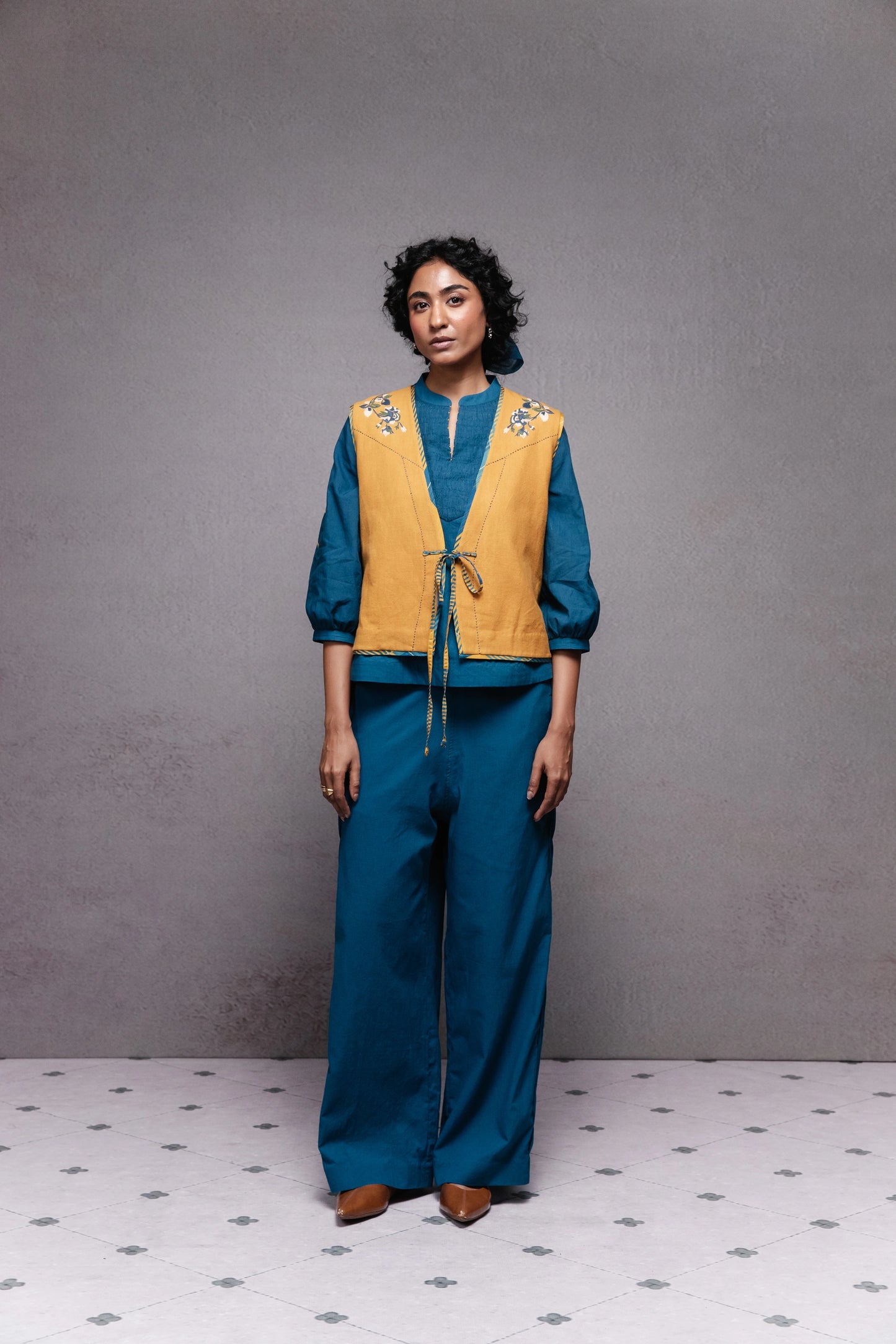 Tie up vest mustard