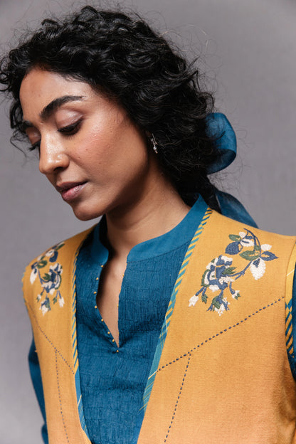 Tie up vest mustard