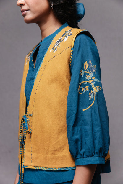 Tie up vest mustard